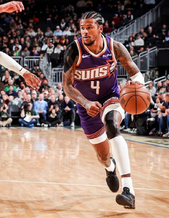 杰伦-格林爆发率队胜雄鹿 火箭球迷质疑乌度卡执