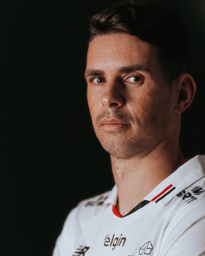 奥斯卡与圣保罗解约结束职业生涯