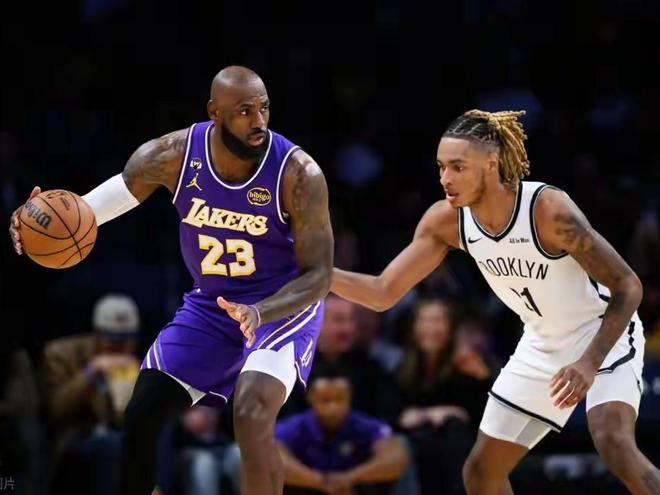 东契奇里夫斯联手爆发 湖人险胜篮网