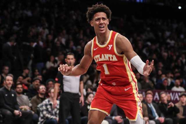 老鹰11连胜创NBA纪录 杰伦约翰逊准三双引领逆袭