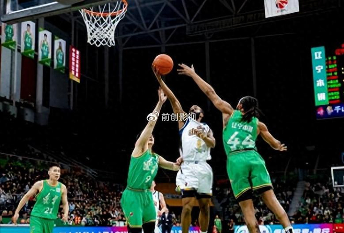 辽宁男篮大胜四川队 莱迪首秀惊艳张陈治锋单节