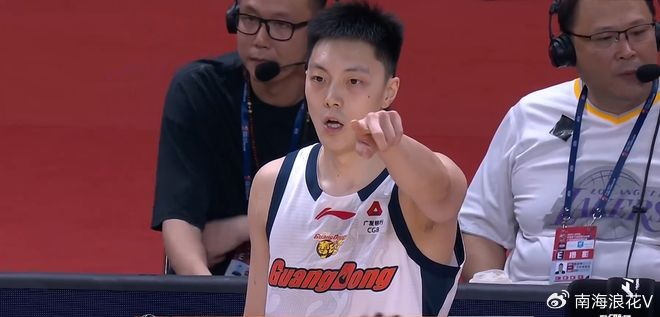 广东客场大胜广州，双外援爆发助球队逆转